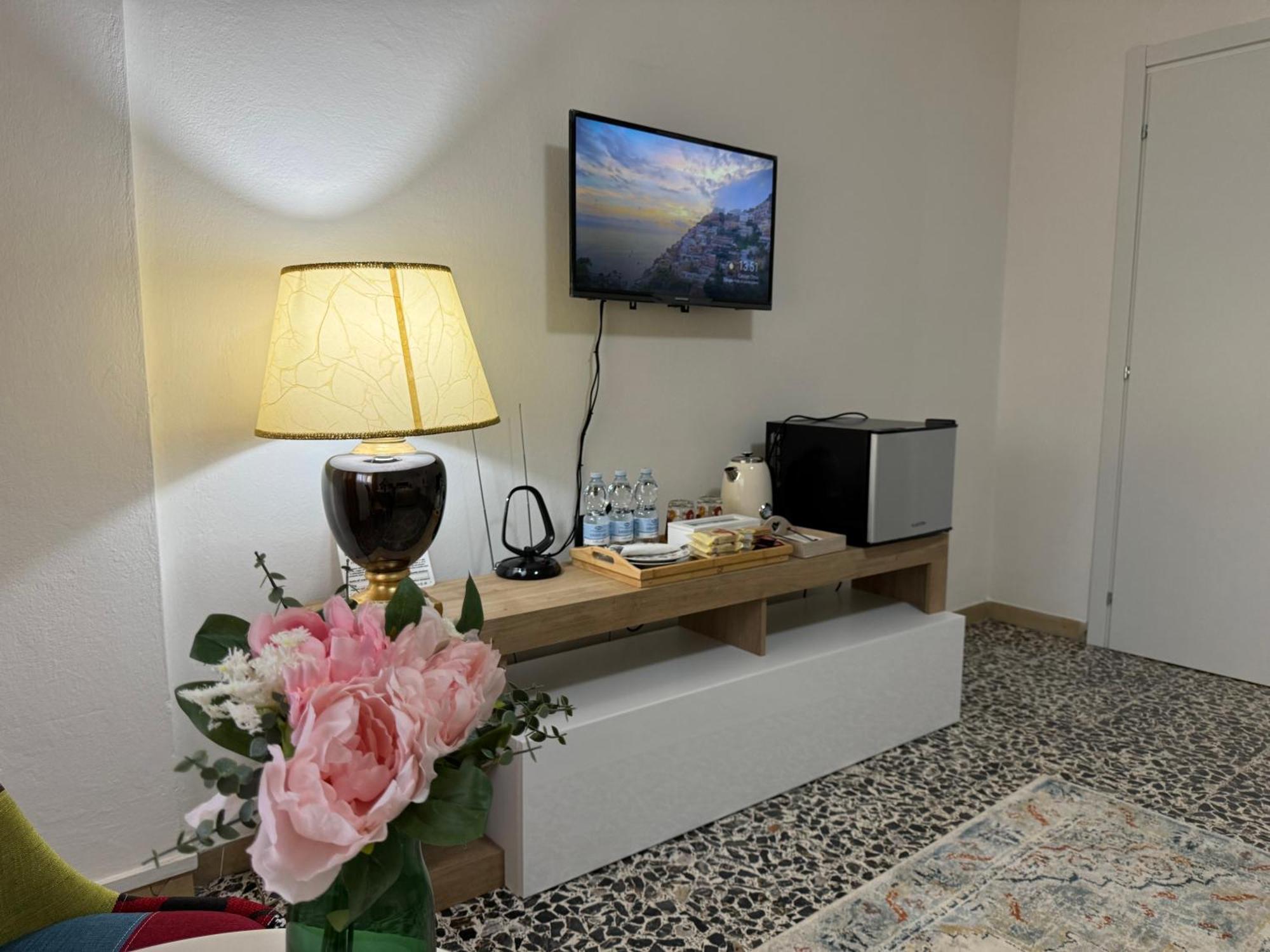 The Galaxy House Hotel Pisa Exterior photo